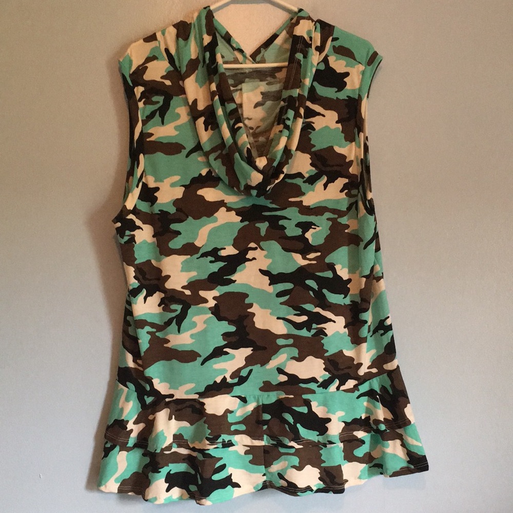 Sew In Love Hooded Tank - Picture 4 of 6